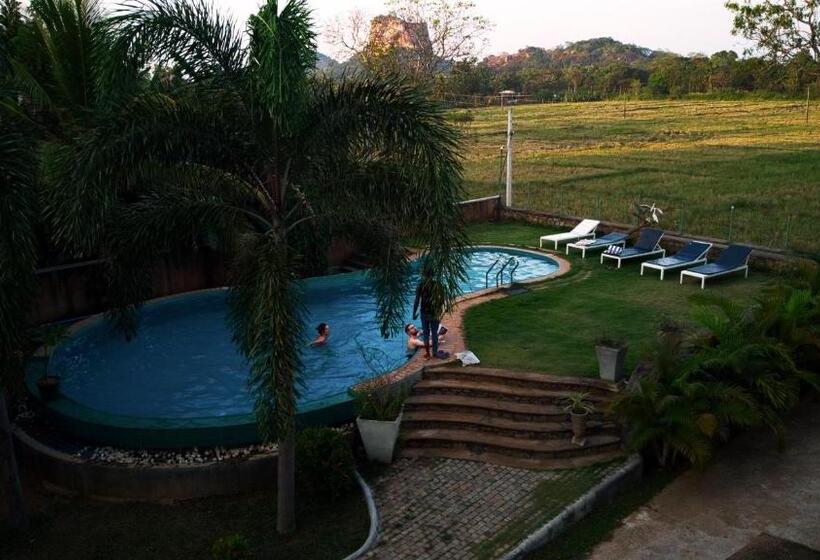 Номер Стандарт с Балконом, Royal Rock Sigiriya