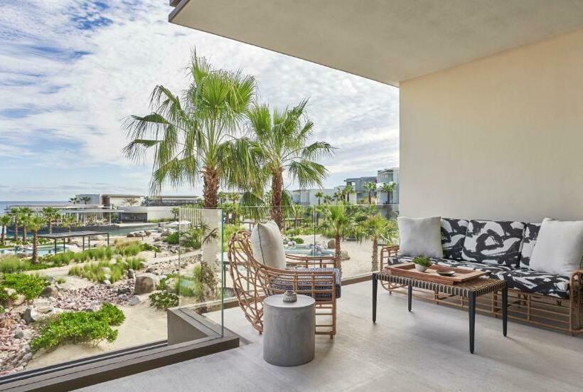 キングサイズベッドのスタンダードルーム, Four Seasons Resort Los Cabos