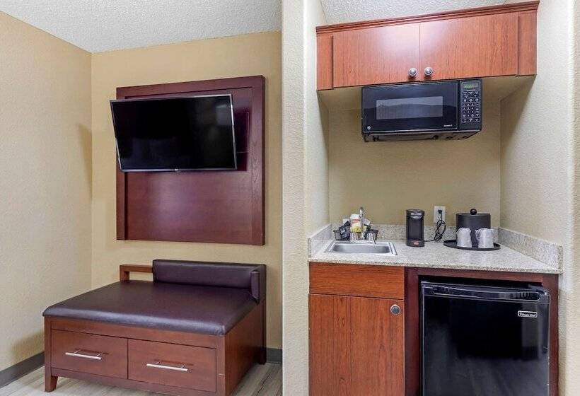 Люкс, Comfort Suites Lakewood   Denver