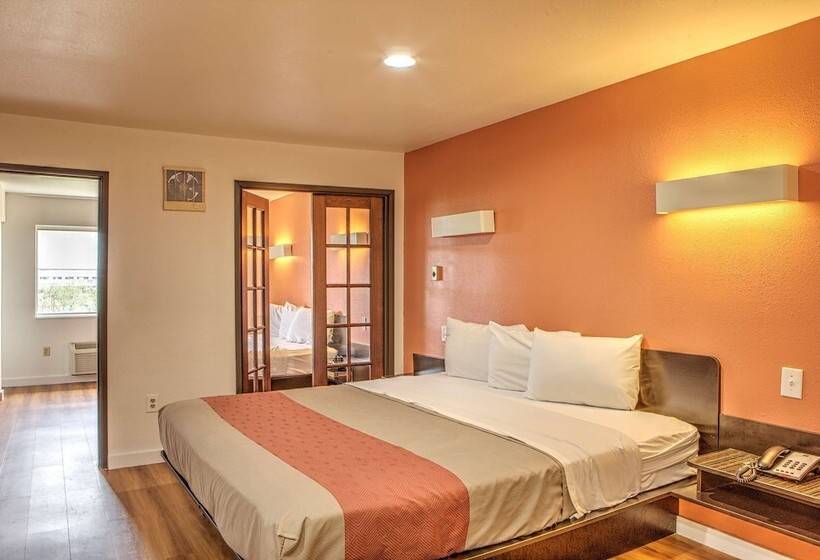 디럭스 스위트, Motel 6 Dallas, Tx  Northwest