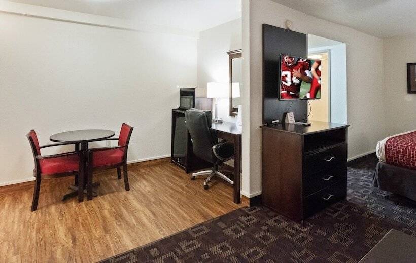 Люкс Кровать Кинг, Red Roof Inn Oklahoma Airport I 40 W Fairgrounds