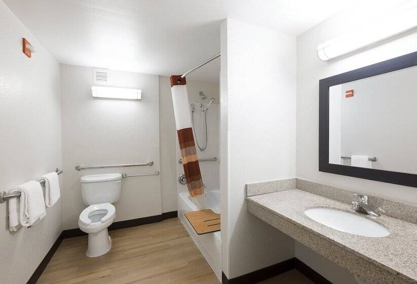 프리미엄 룸, Red Roof Inn Plus+ Boston   Woburn/ Burlington
