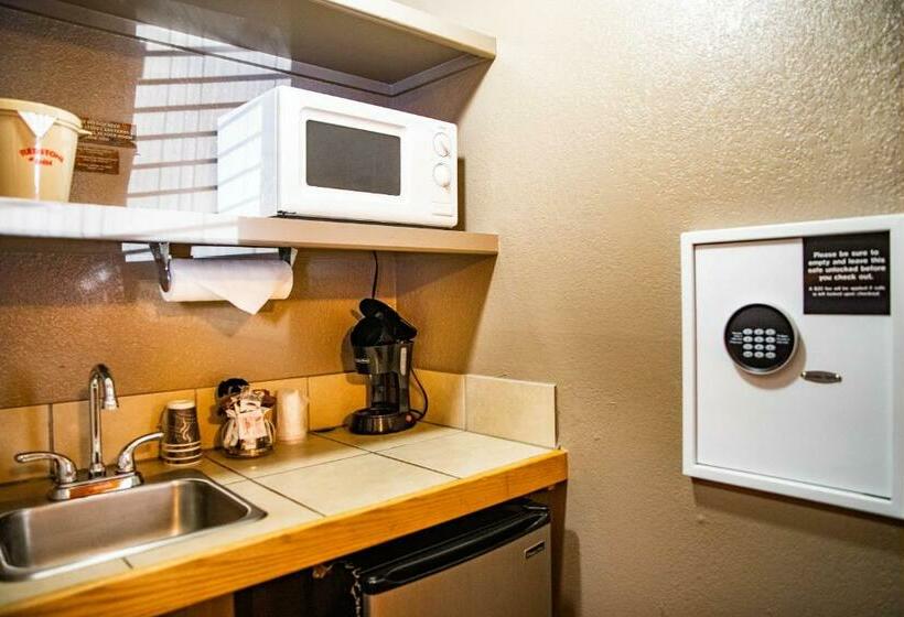 Номер Стандарт, Red Stone Inn
