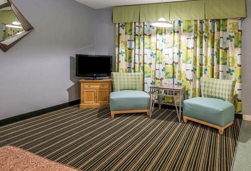 سوییت, Rodeway Inn & Suites Winter Haven Chain Of Lakes