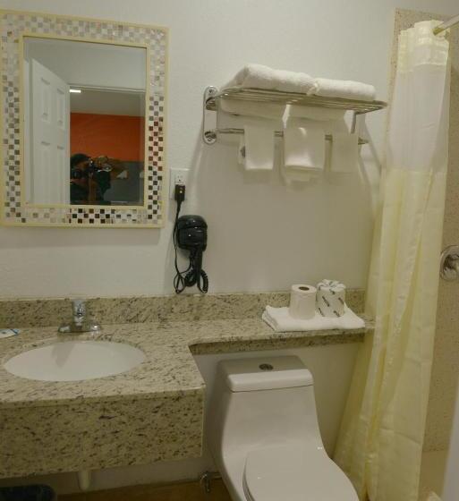 سوییت, Rodeway Inn & Suites Winter Haven Chain Of Lakes