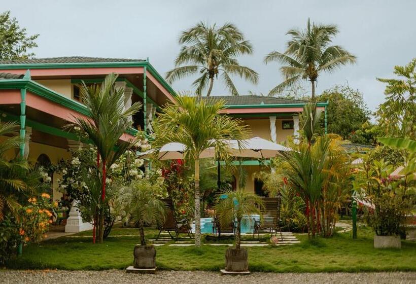 Люкс Вид на Бассейн, Coco Beach Village
