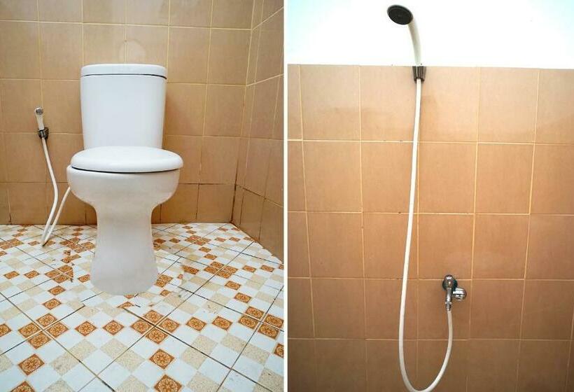 Номер Стандарт, Spot On 2729 Marzan Syariah Guest House