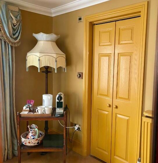 חדר דלוקס, Ebenezer S Place