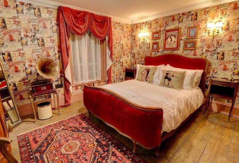 חדר סופריור, Ebenezer S Place