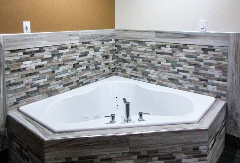 Люкс, Quality Inn New London