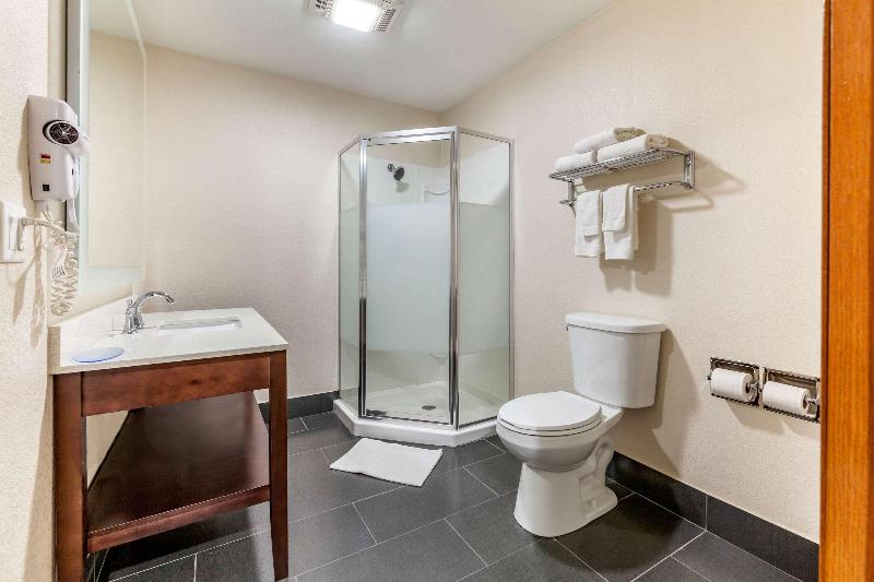 Люкс Кровать Кинг, Quality Inn New London