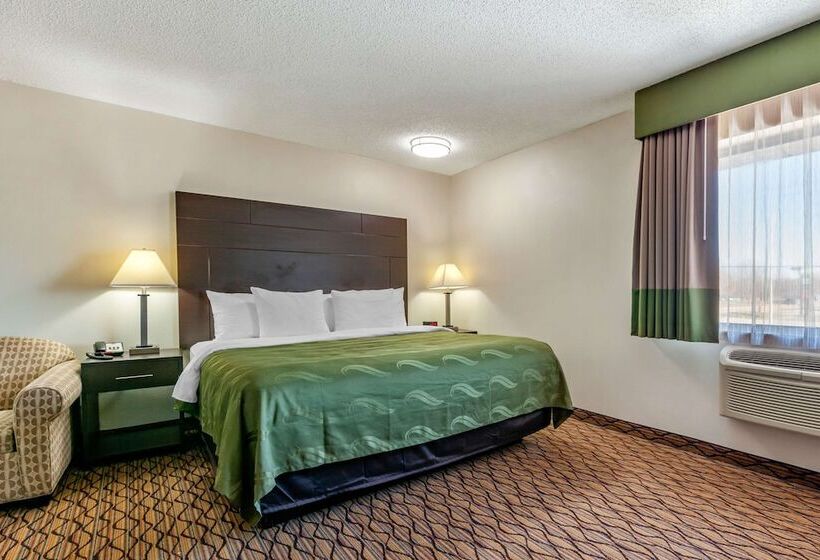 Люкс, Quality Inn New London