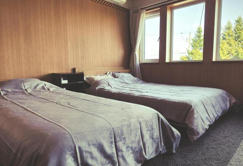Номер Стандарт Четырехместный Совместный Санузел, Other Side House
