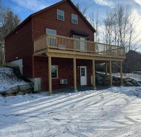 デラックスバンガロー, Presidential Mountain Resort