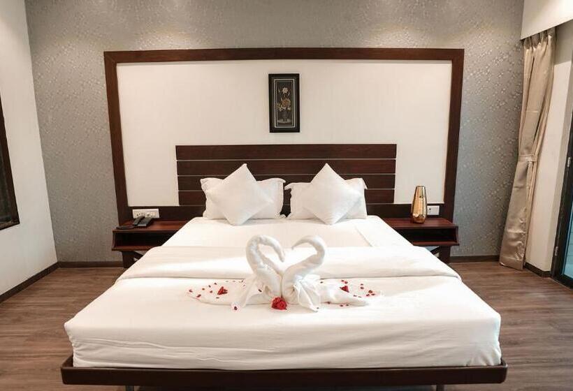 Номер Стандарт с Гидромассажем, The Windmill Resorts