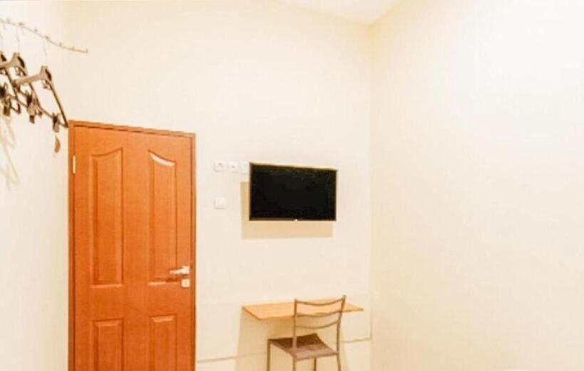اتاق استاندارد, Reddoorz Near Bg Junction Surabaya