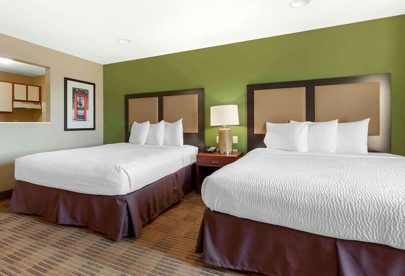 Deluxe Studio, Extended Stay America Select Suites   Rockford   State Street