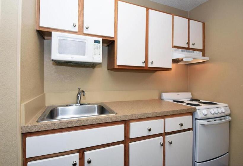Standard Studio, Extended Stay America Select Suites   Rockford   State Street