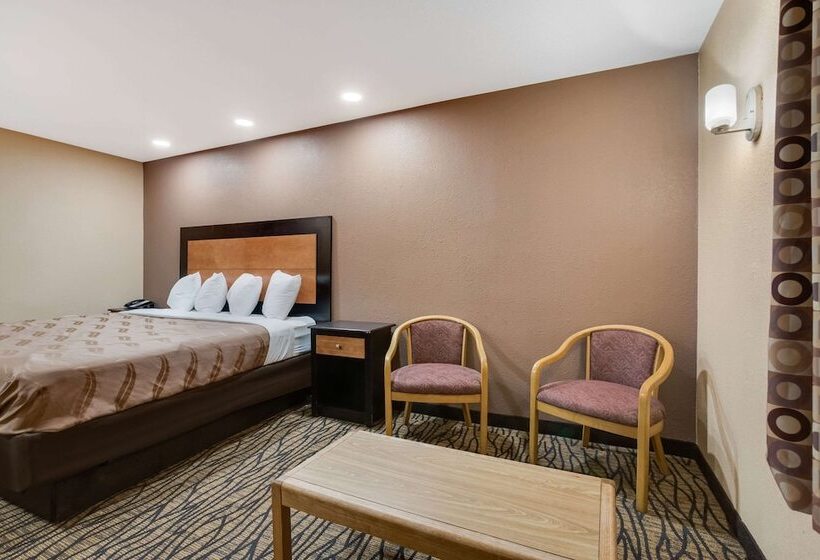 Люкс, Quality Inn Lees Summit  Kansas City