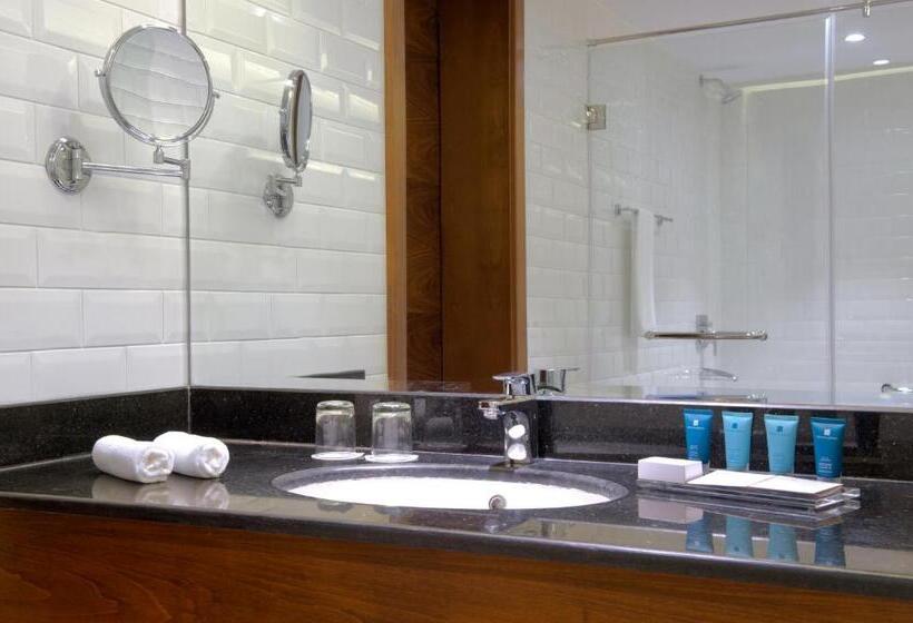 اتاق لوکس, Wyndham Garden Muscat Al Khuwair