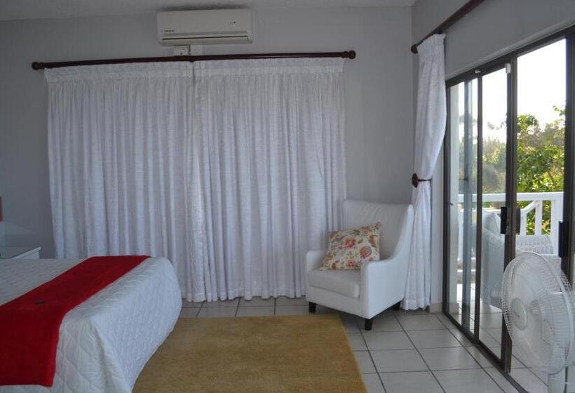 اتاق لوکس با بالکن و چشم‌انداز دریا, Casa Do Mar Guest House
