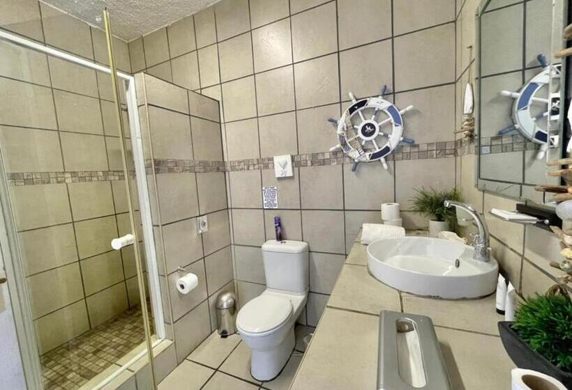 اتاق لوکس با بالکن و چشم‌انداز دریا, Casa Do Mar Guest House