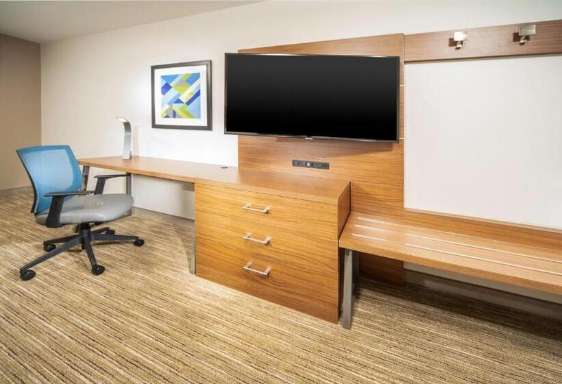 장애인을 위한 킹사이즈 침대 스탠다드 룸, Holiday Inn Express   Brevard, An Ihg