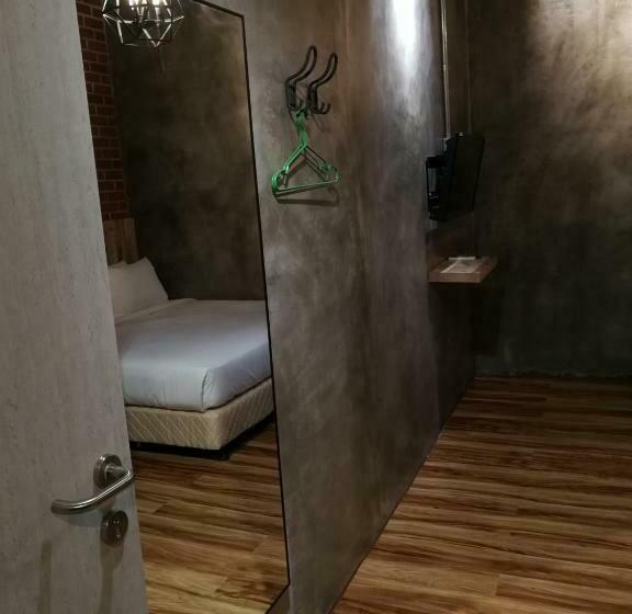 اتاق لوکس با تخت بزرگ, The Rise Room
