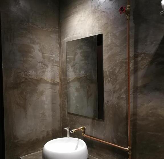 デラックスルーム, The Rise Room