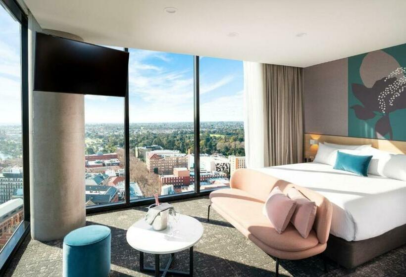 Полулюкс, Crowne Plaza Adelaide, An Ihg
