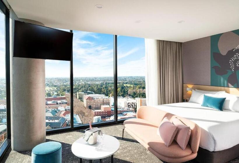 Полулюкс, Crowne Plaza Adelaide, An Ihg