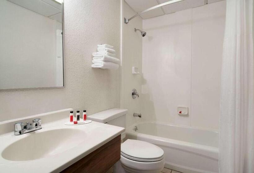Номер Deluxe Кровать Кинг, Super 8 By Wyndham Portland Me