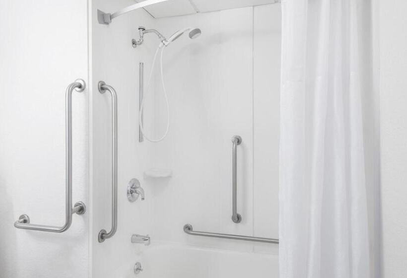 Номер Deluxe Адаптированный для Инвалидов, Super 8 By Wyndham Portland Me