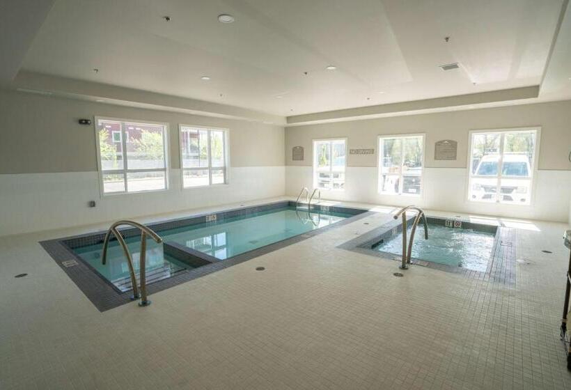 带2个卧室的套房, Park Inn By Radisson, Kelowna
