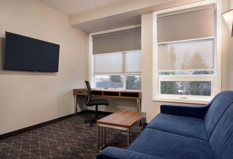 Люкс 2 Спальни, Park Inn By Radisson, Kelowna