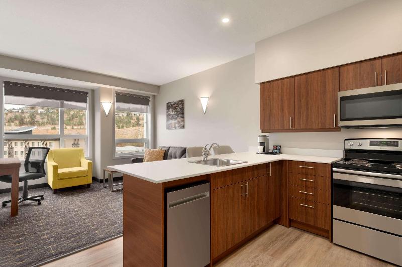 带大床的套房, Park Inn By Radisson, Kelowna