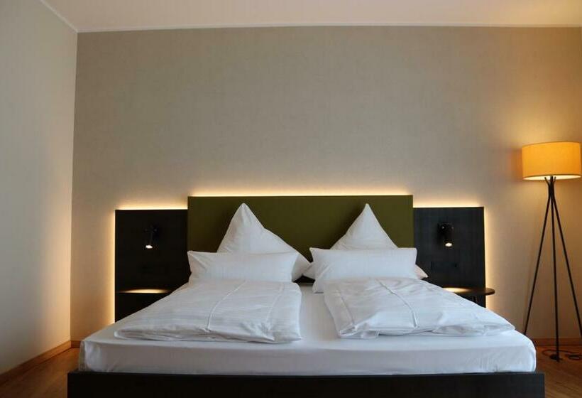 Номер Стандарт, Einstein Hotel Am Römerpark