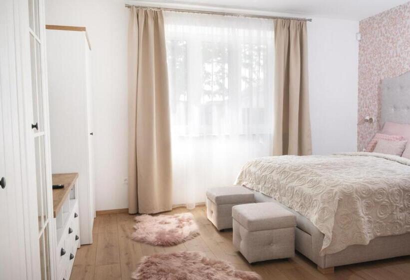 غرفة قياسية, Casa Perla