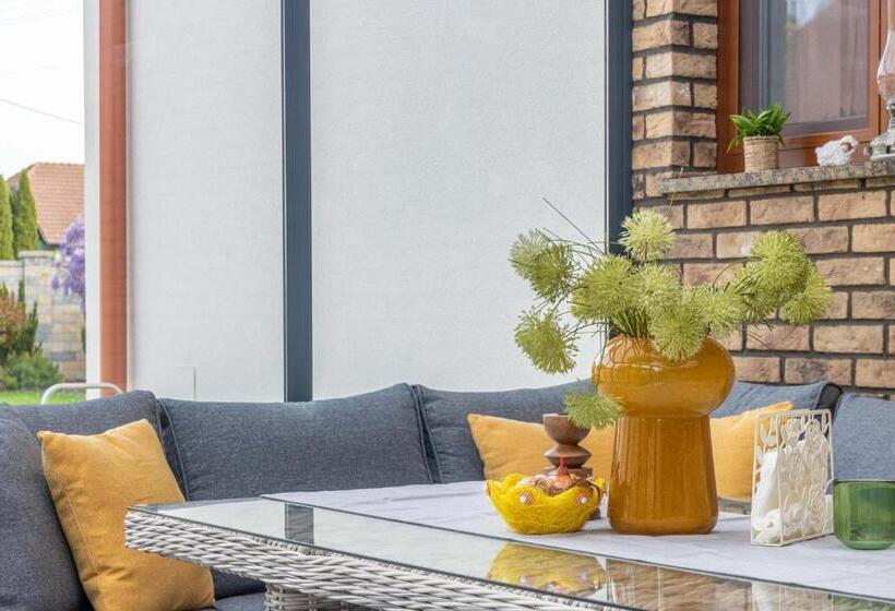 غرفة قياسية, Casa Perla