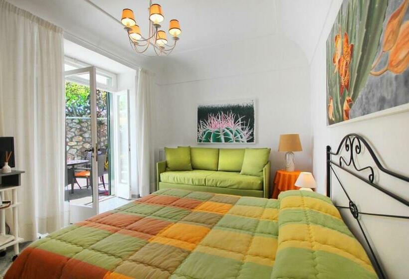اتاق استاندارد با تراس و چشم‌انداز دریا, Casa Augusto B&b