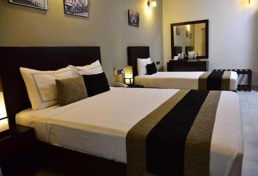 Deluxe Kolmen Hengen Huone, Pine Hill Residence