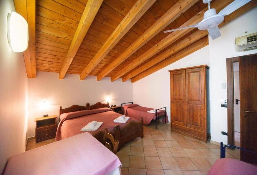 Четырехместный Номер Стандарт, Albergo Al Platano