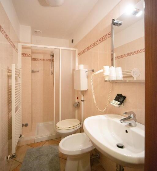 Четырехместный Номер Стандарт, Albergo Al Platano