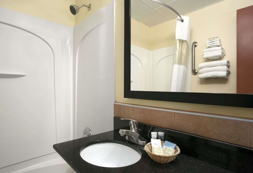 Номер Стандарт 2 Двуспальные Кровати, Travelodge By Wyndham Cleveland Lakewood