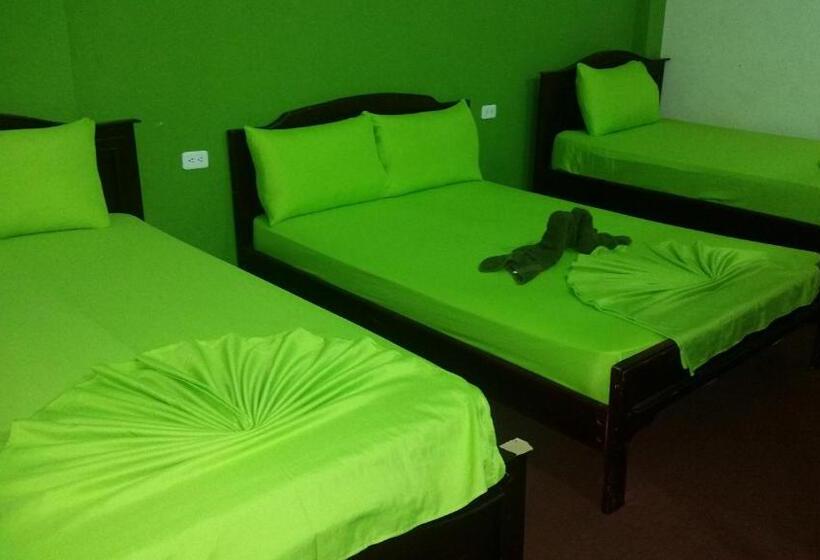 Номер Стандарт Трехместный, Hostal Puerto Azul