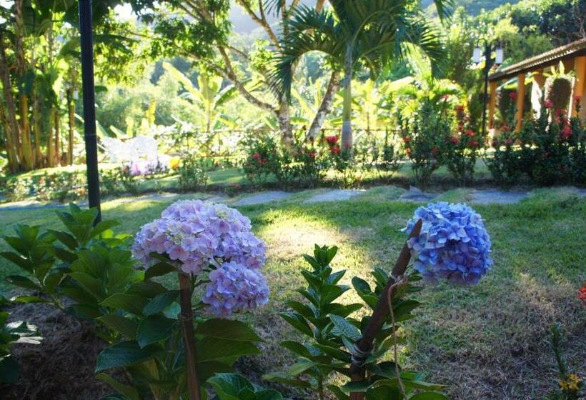 샬레, Cantinho Das Flores