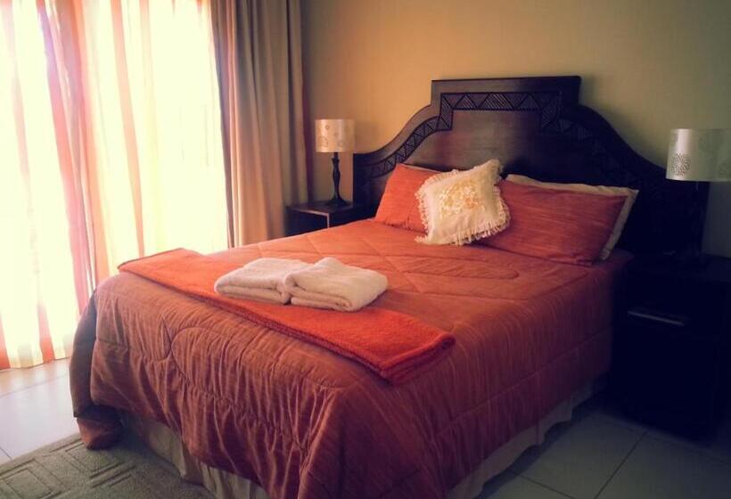 Номер Стандарт Вид на Бассейн, The Homestead Margate   South Africa
