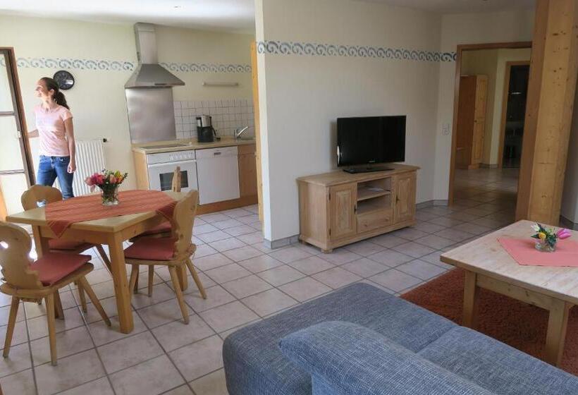 Апартаменты 2 Спальни, Gasthof Tiroler Hof
