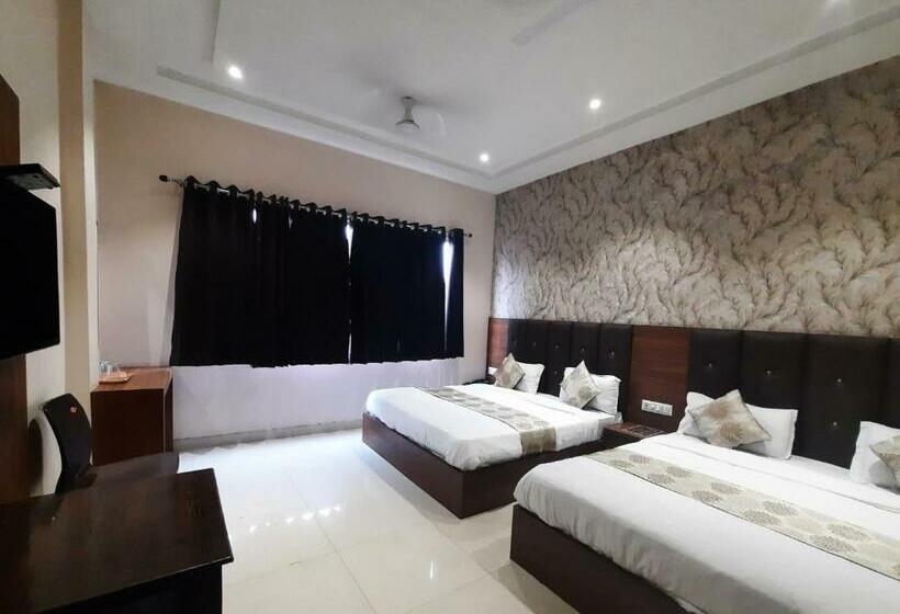 Family Suite, Anchitwalking Distance To Golden Temple