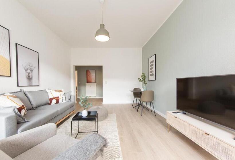 2 Bedroom Suite with Balcony, Limehome Dresden Jordanstraße